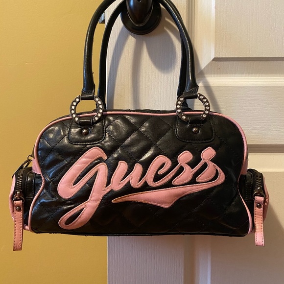 Guess purse - Picture 4 of 5